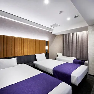 Monday Marutamachi Otel